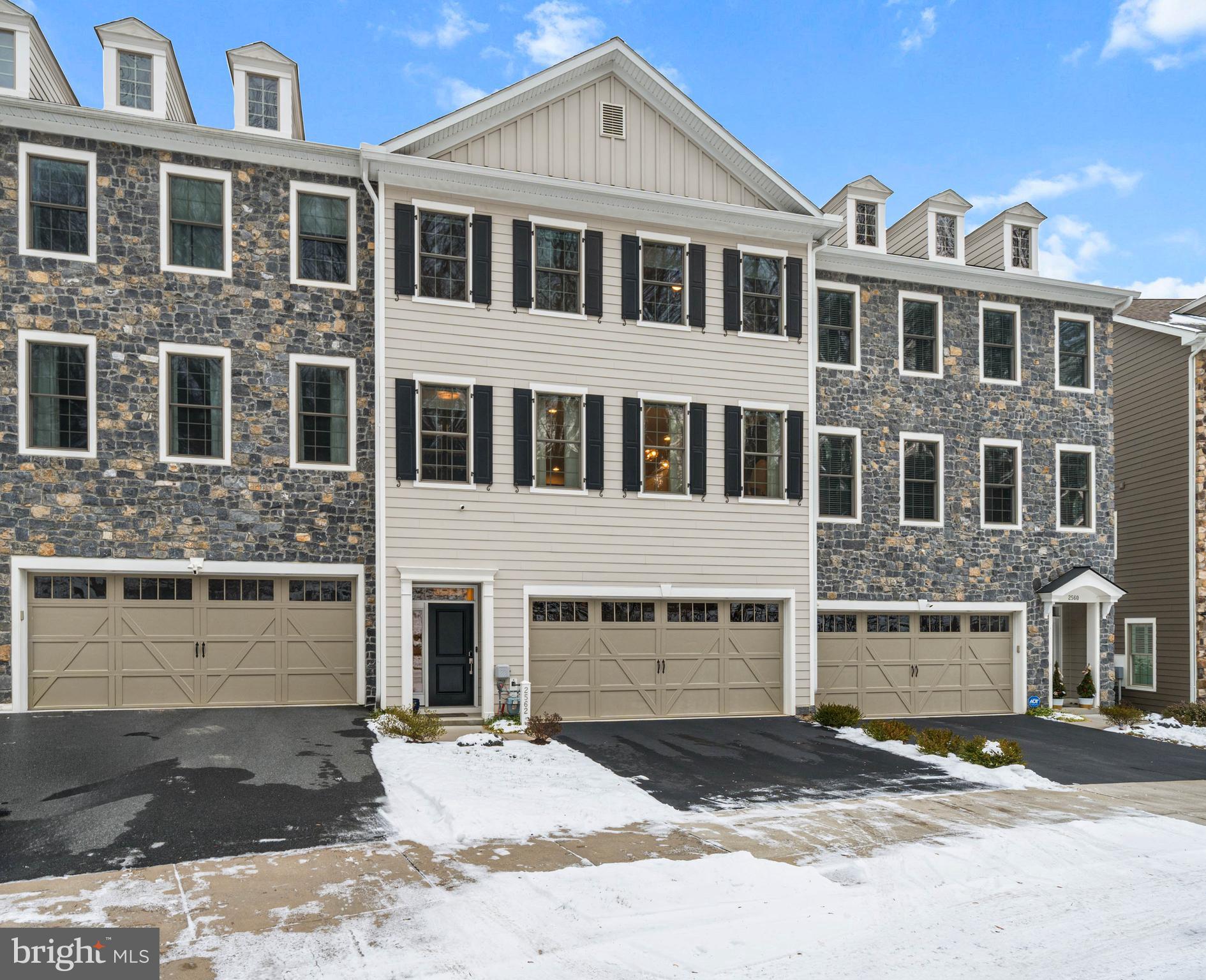 ROCKFORD FALLS - Residential