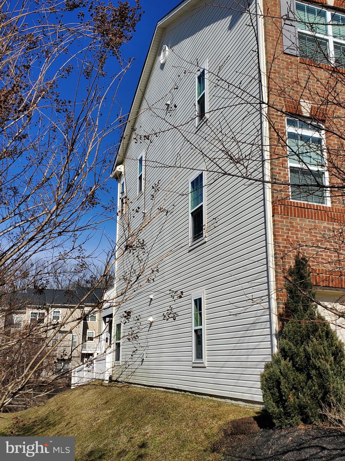 HIGHLAND FARMS - Residential Lease