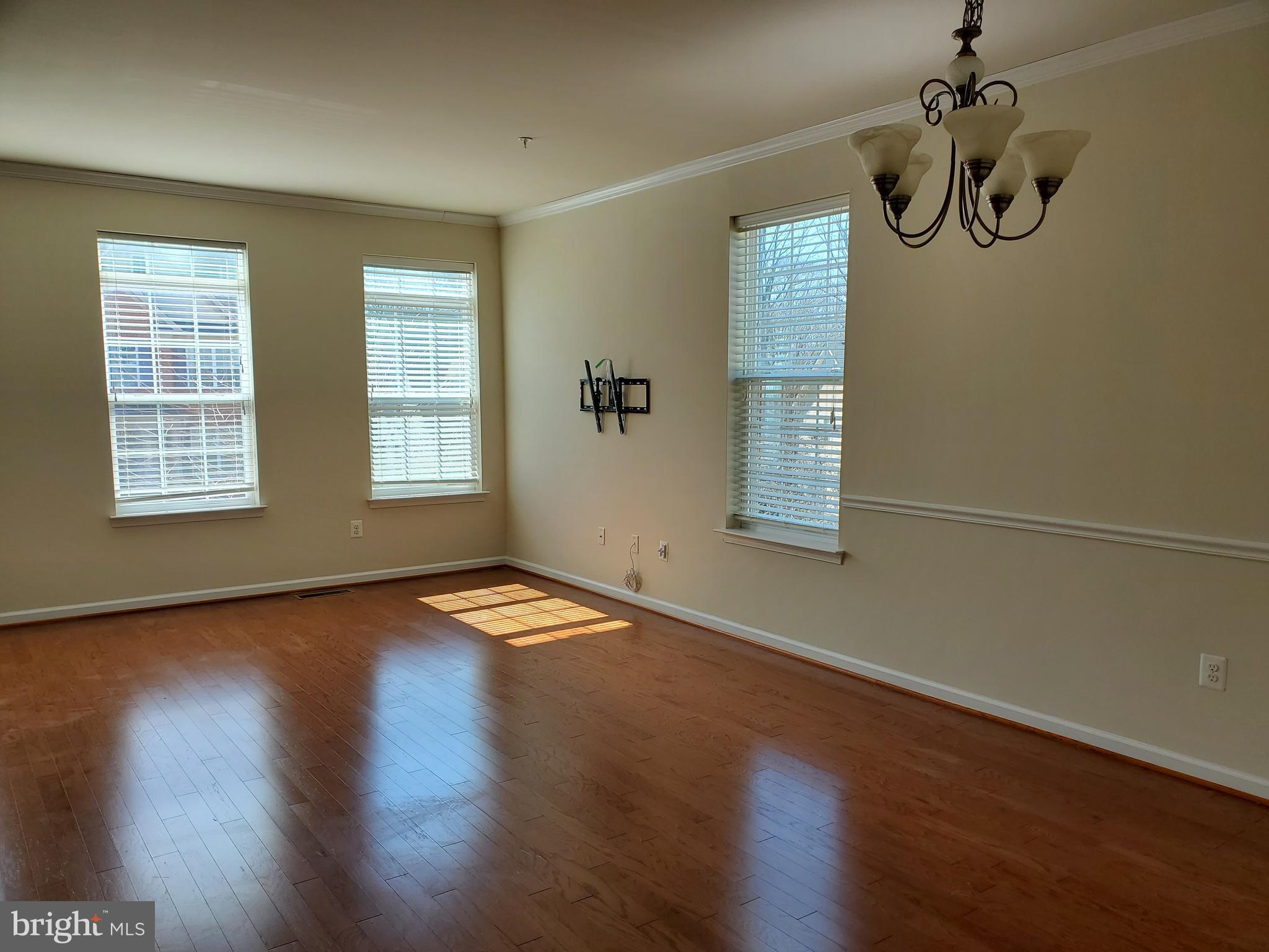 HIGHLAND FARMS - Residential Lease