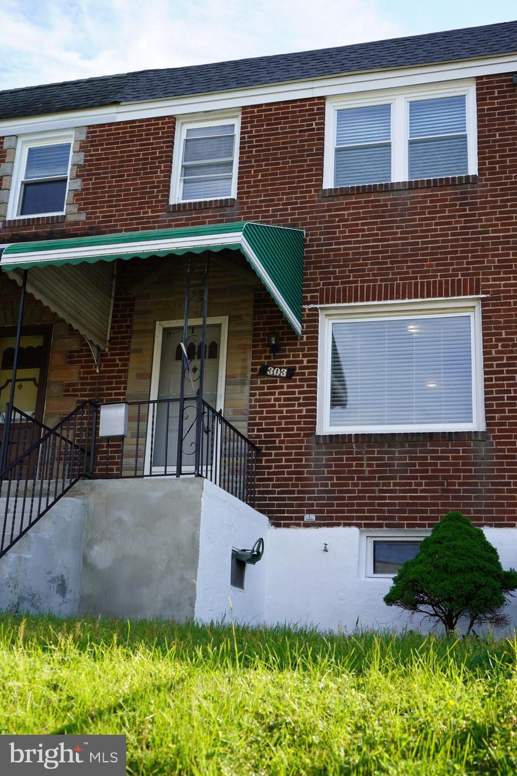 Photo of 303 Arden Road W, BALTIMORE, MD 21225 (MLS # MDAA2143622)