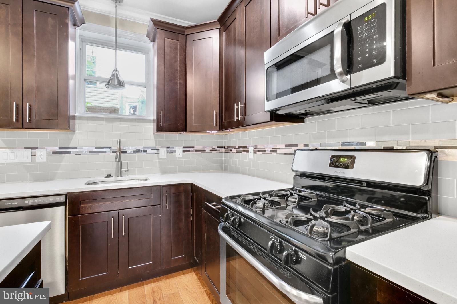 POINT BREEZE - Residential Lease