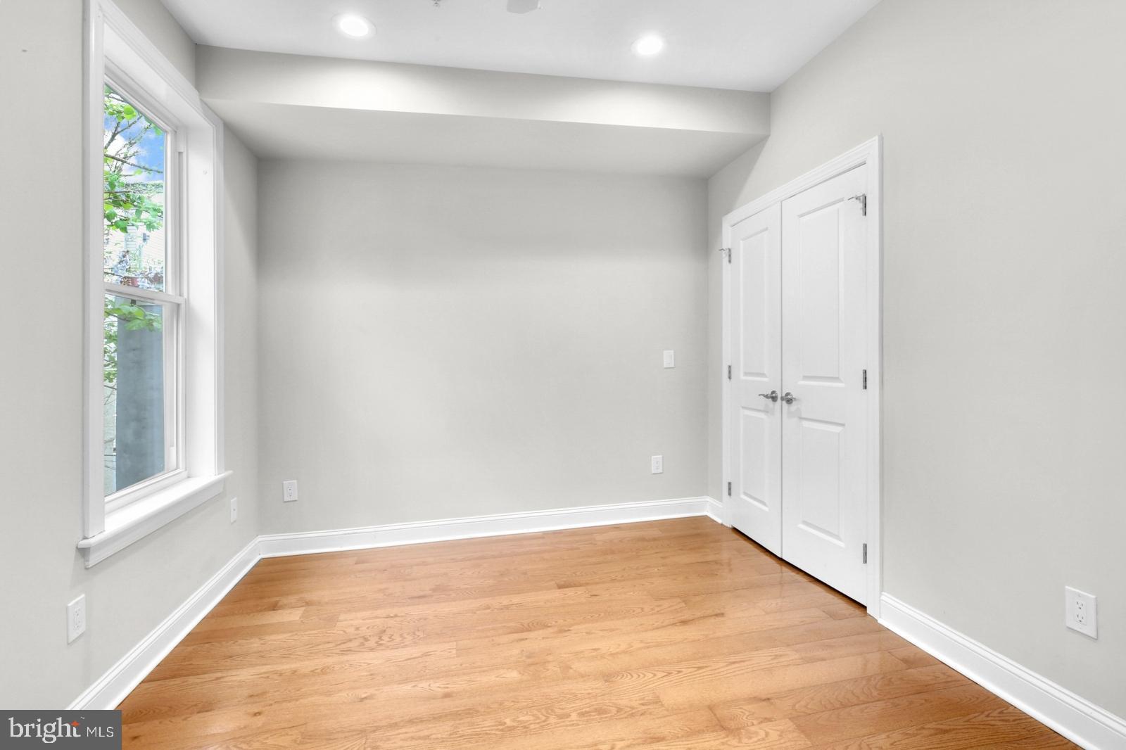 POINT BREEZE - Residential Lease