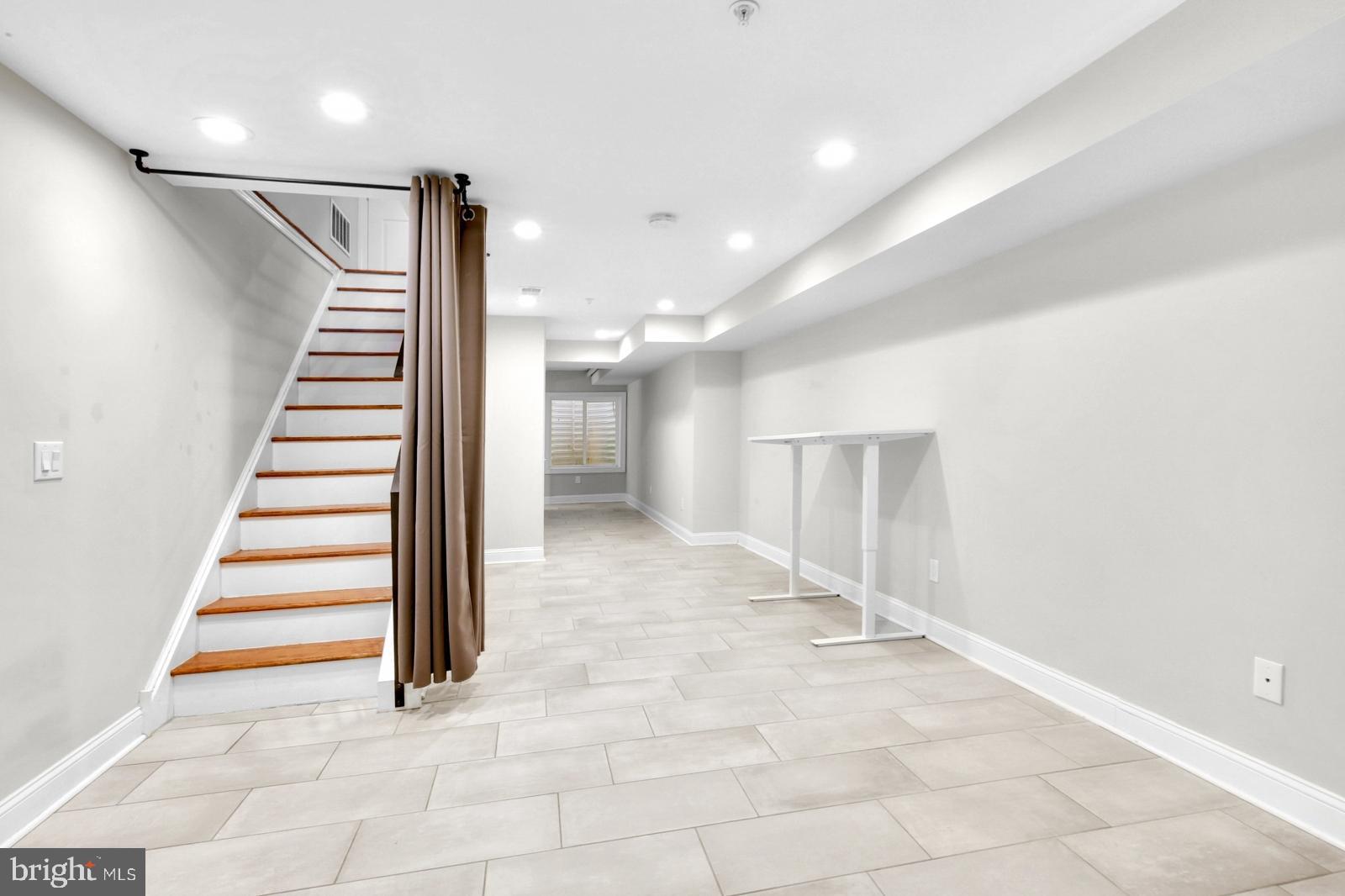 POINT BREEZE - Residential Lease