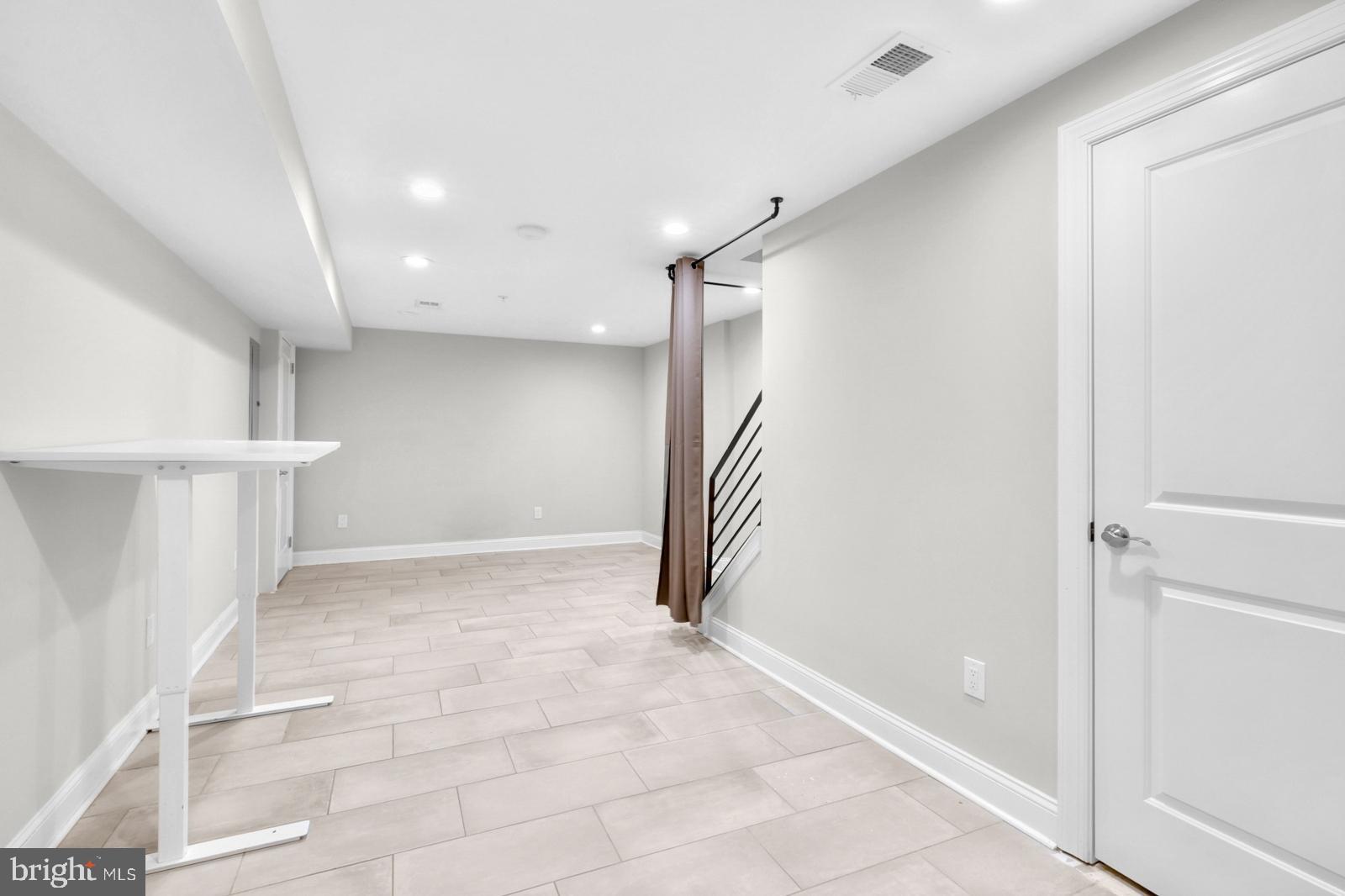 POINT BREEZE - Residential Lease