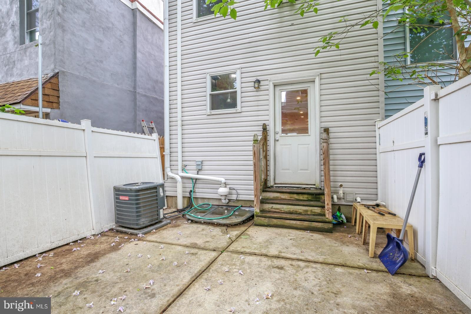 POINT BREEZE - Residential Lease