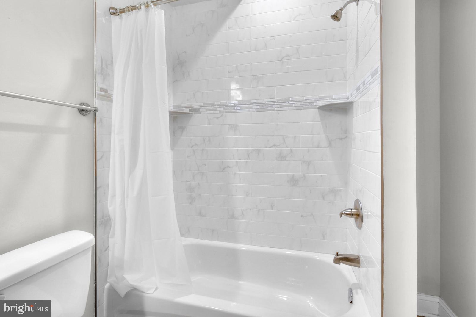 POINT BREEZE - Residential Lease