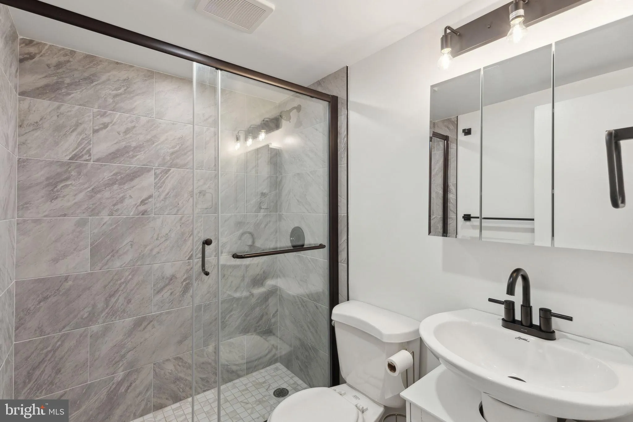 Philadelphia, Pennsylvania 19103, United States, 1 Bedroom Bedrooms, ,1 BathroomBathrooms,Residential,Active,194985