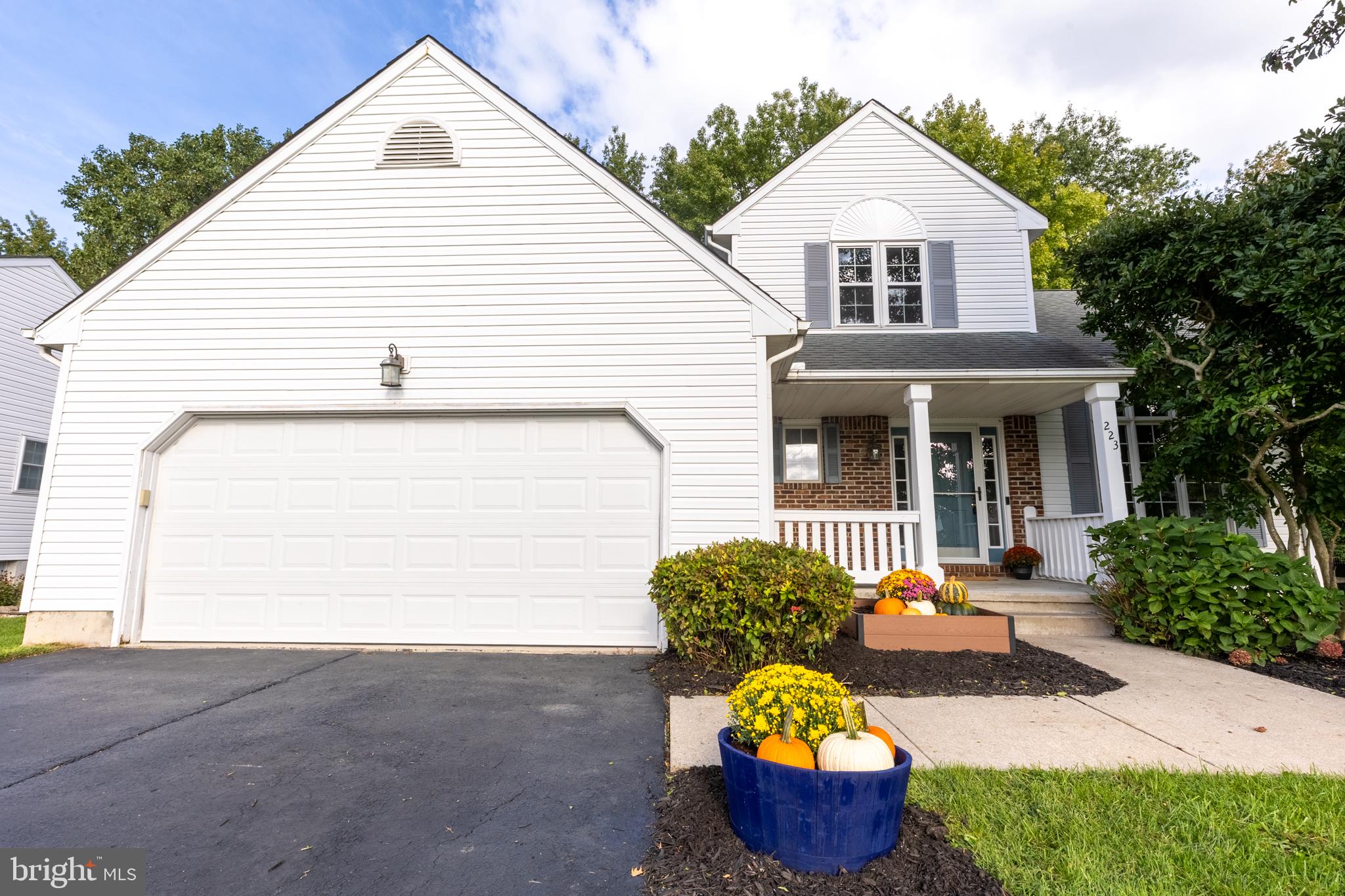223 E FLAGSTONE DRIVE