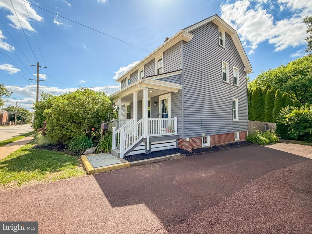 308 LANSDALE AVENUE