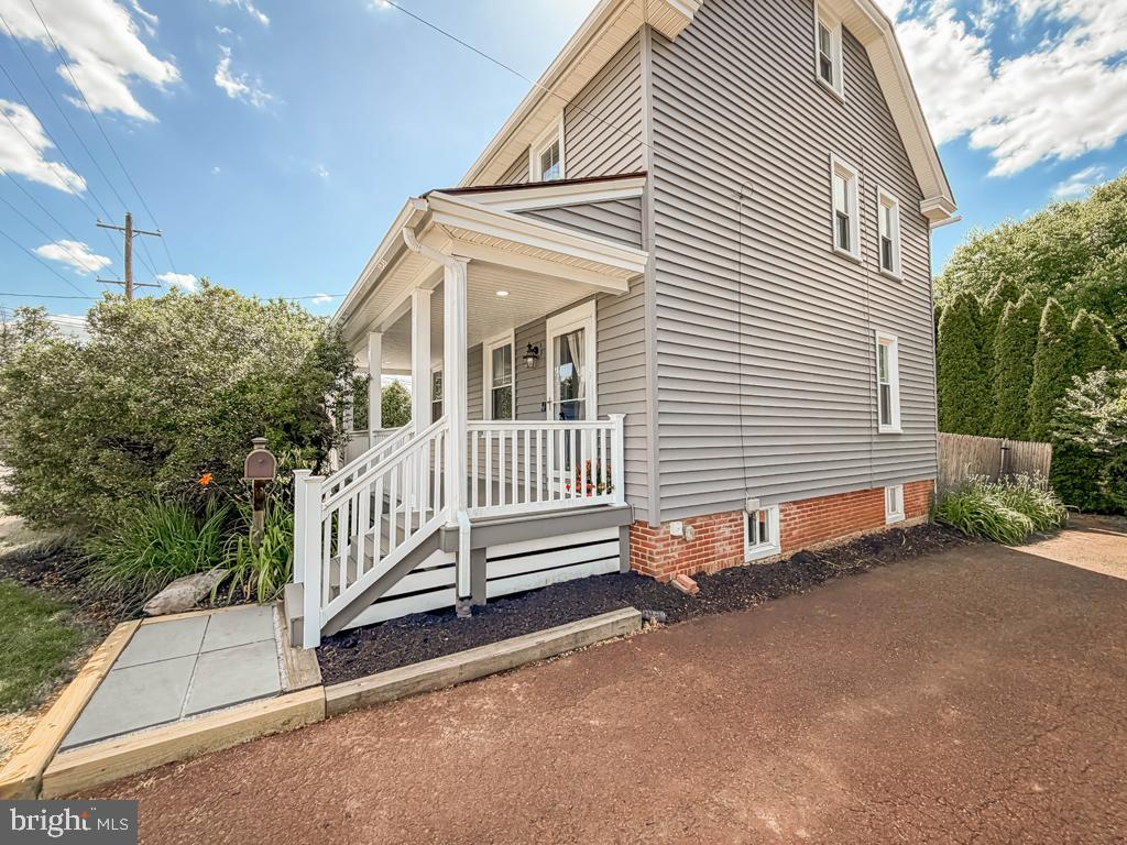 308 LANSDALE AVENUE