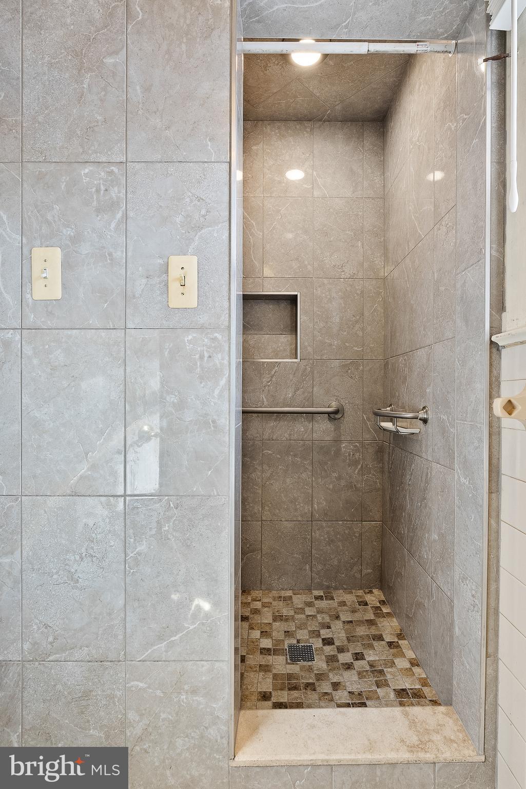 SKYLAND ESTATES - Residential