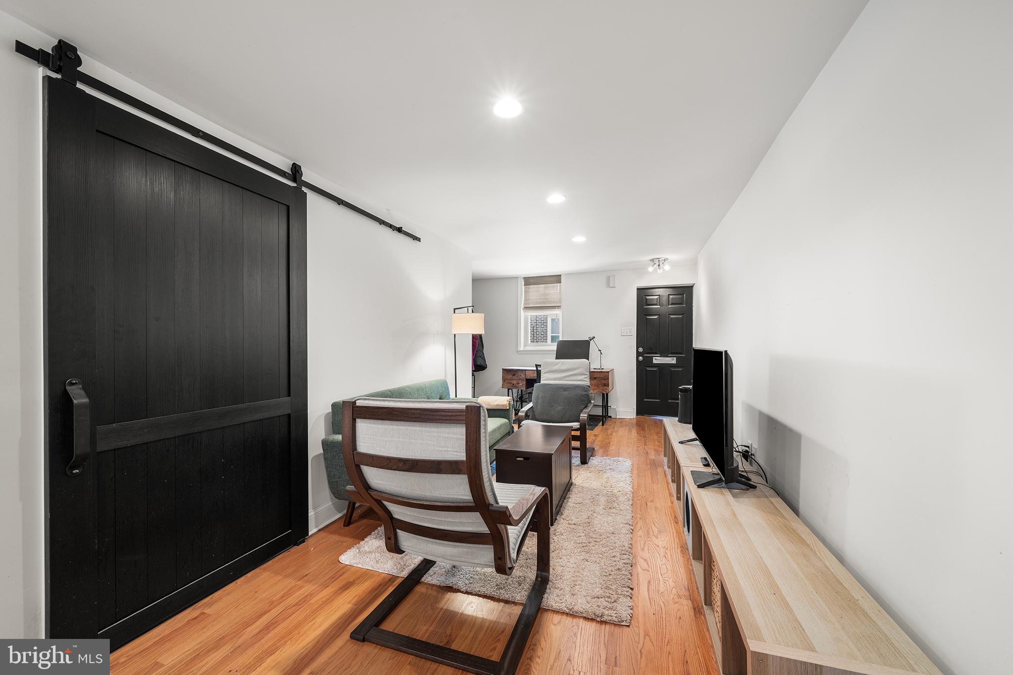 1145 S CLIFTON