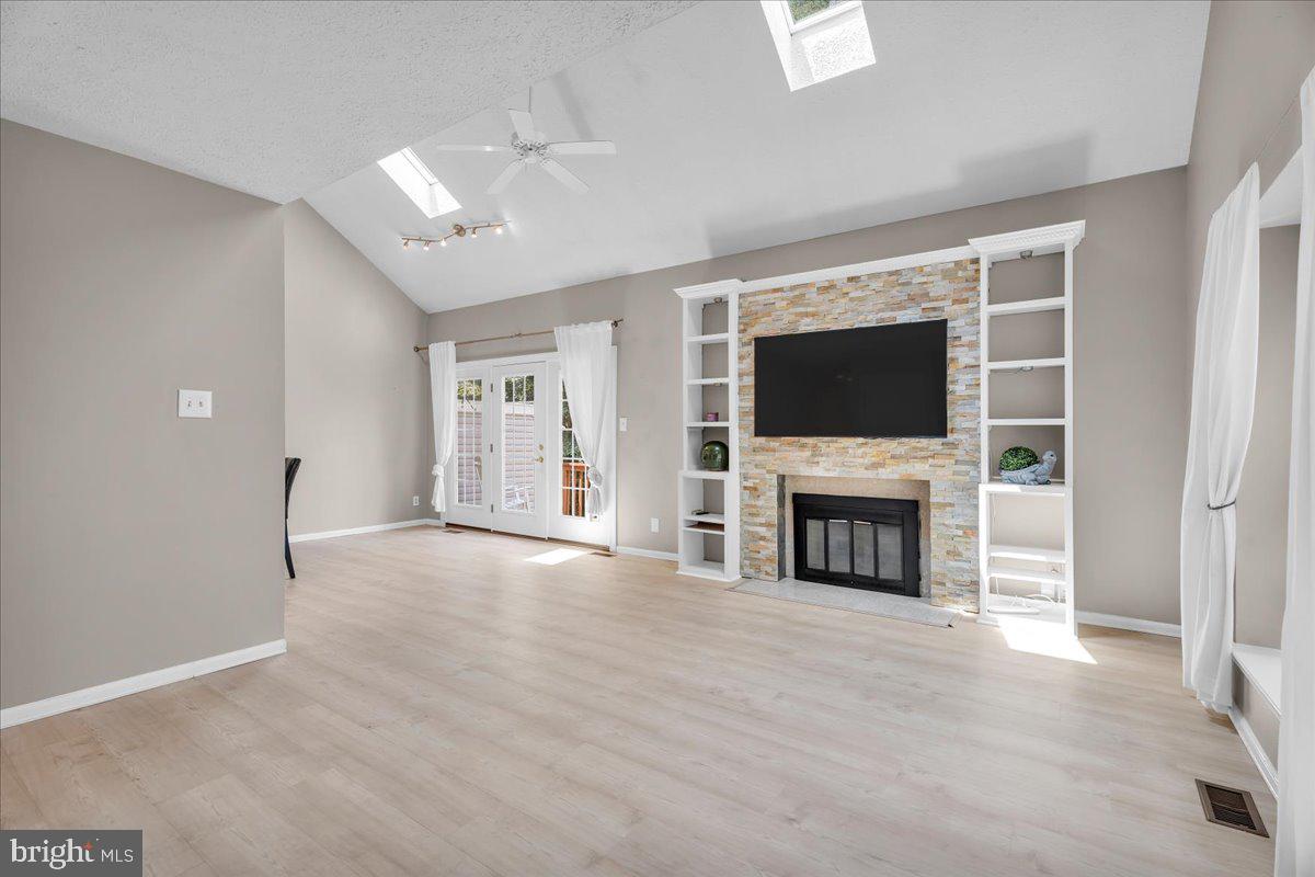 105 BERKSHIRE WAY