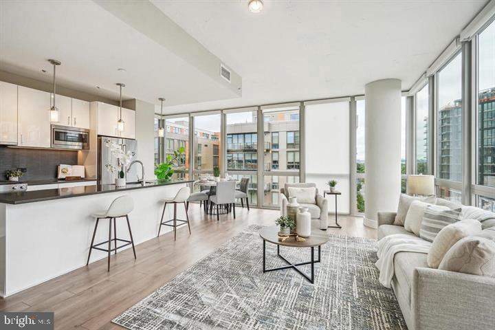 88 V STREET SW 711