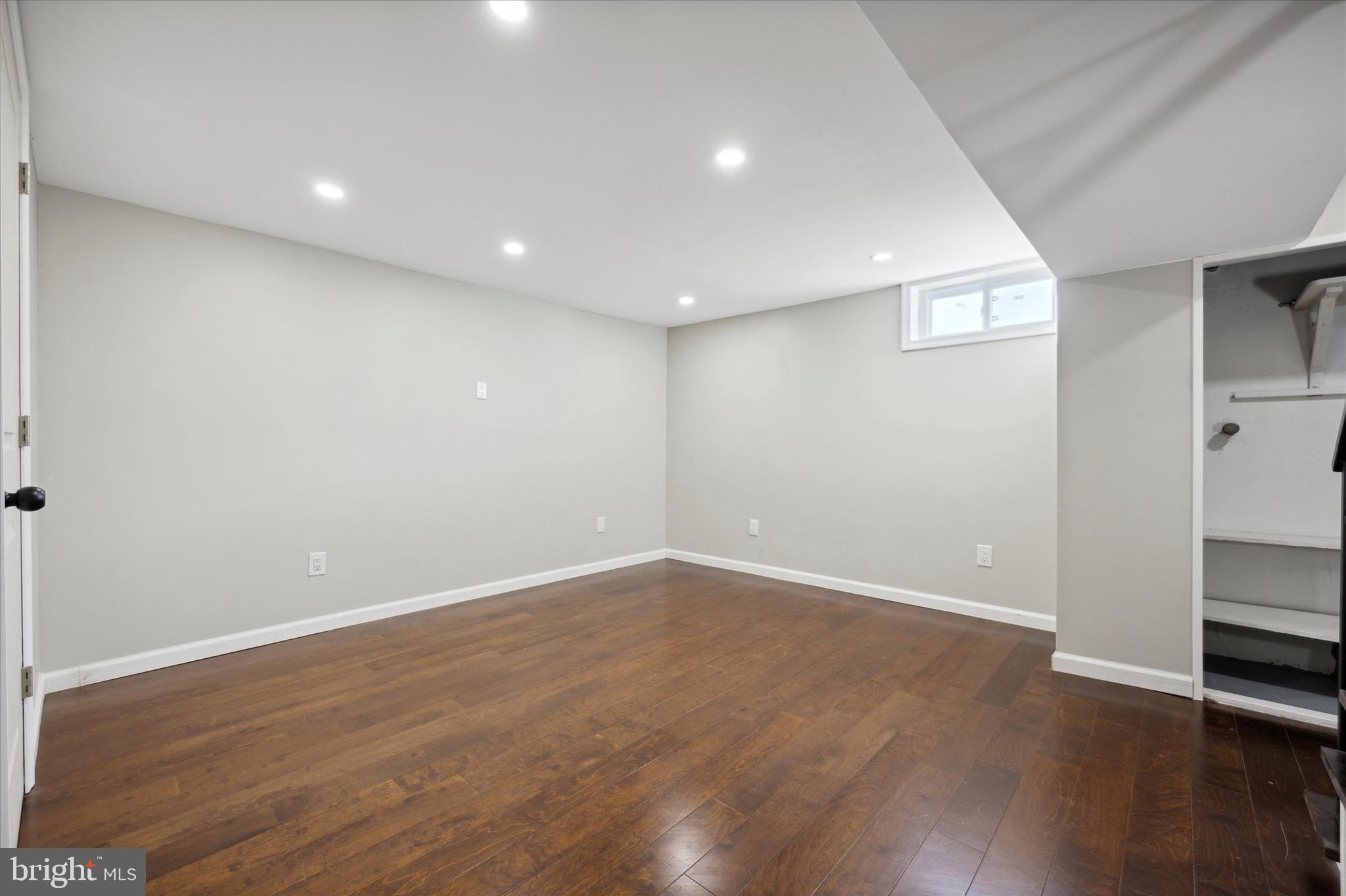 CLIFTON HEIGHTS - Residential