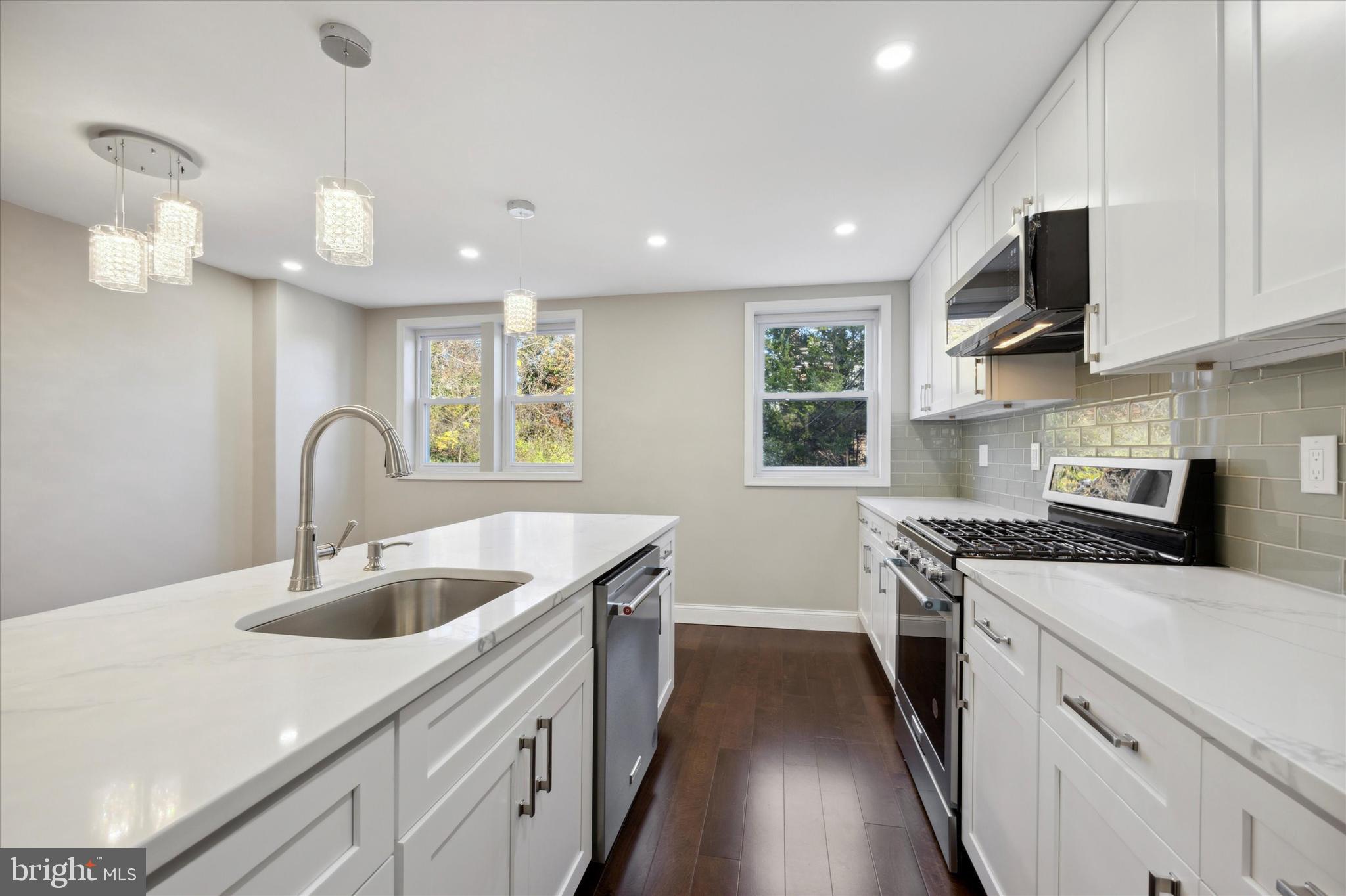 CLIFTON HEIGHTS - Residential
