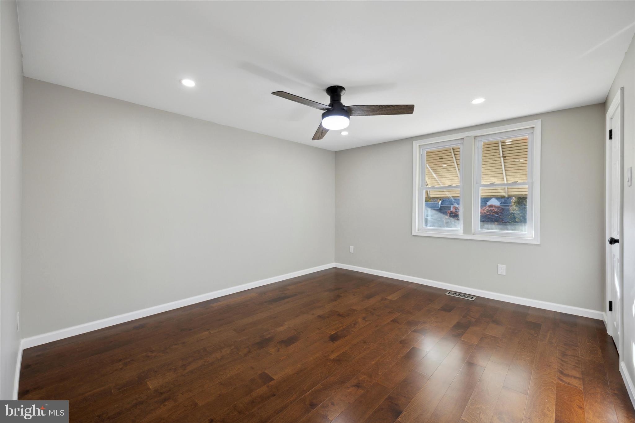 CLIFTON HEIGHTS - Residential