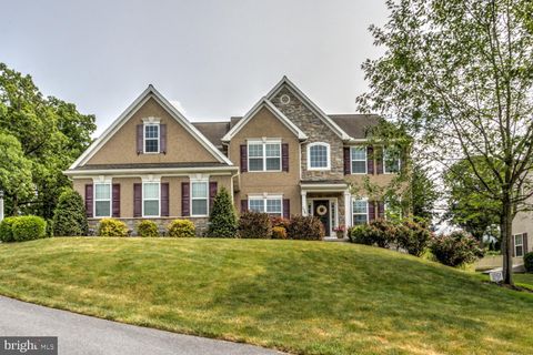 Photo of 2294 COACH LIGHT LN, LANCASTER, PA 17601 (MLS # PALA2036072)