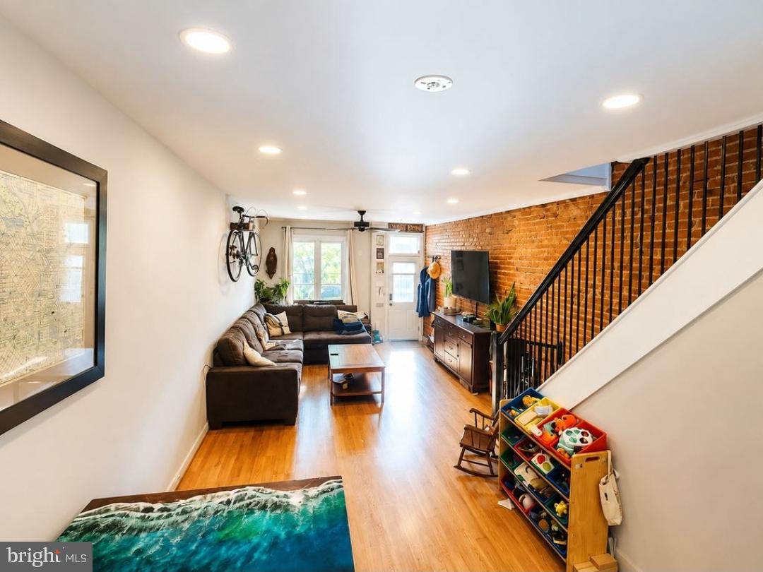 102 S CLINTON STREET