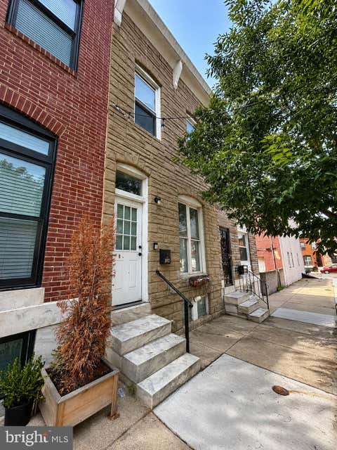 Townhouse For Sale - 102 S Clinton Street<br/> BALTIMORE, MD 21224