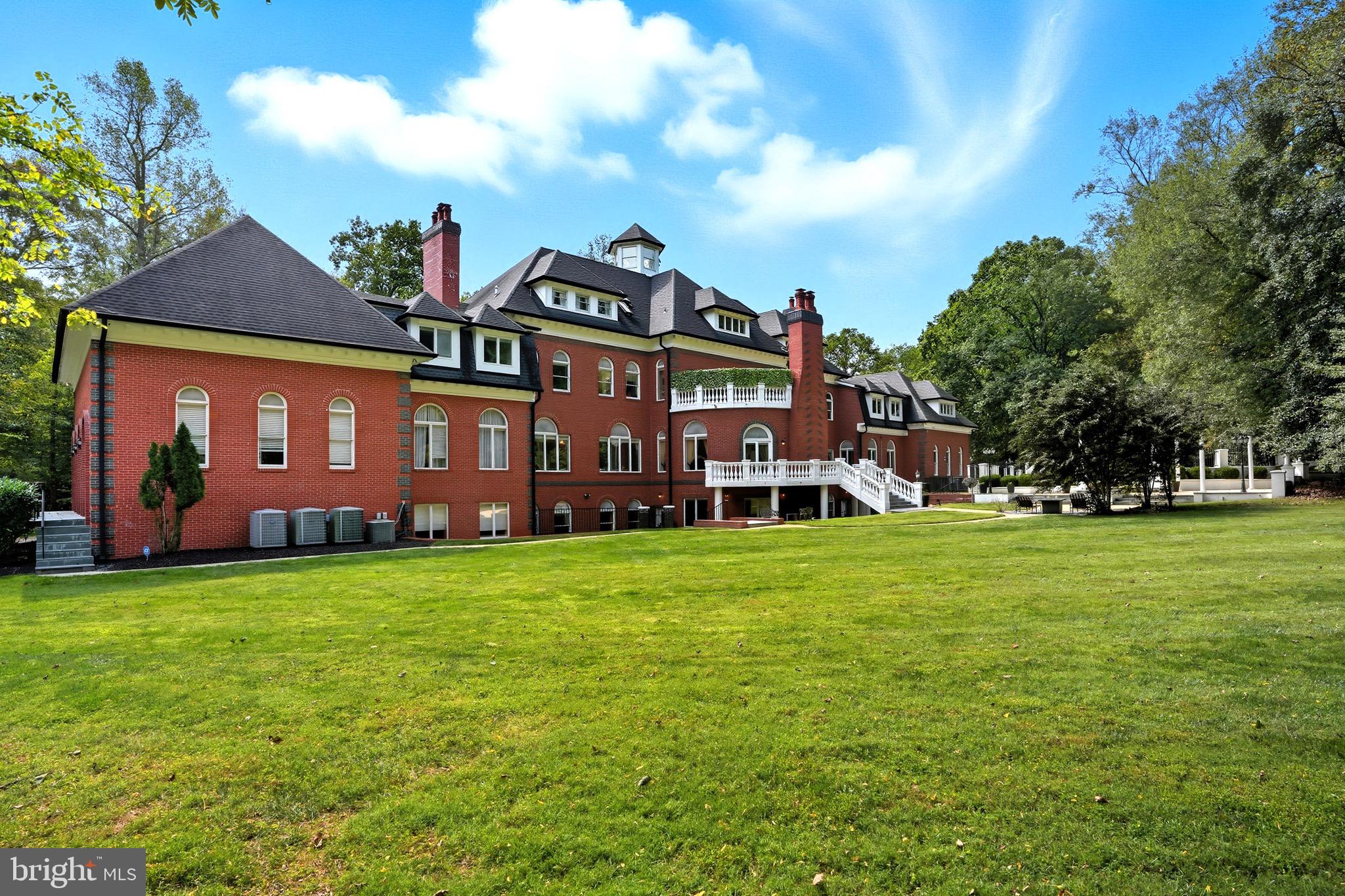 STONELEDGE - Residential