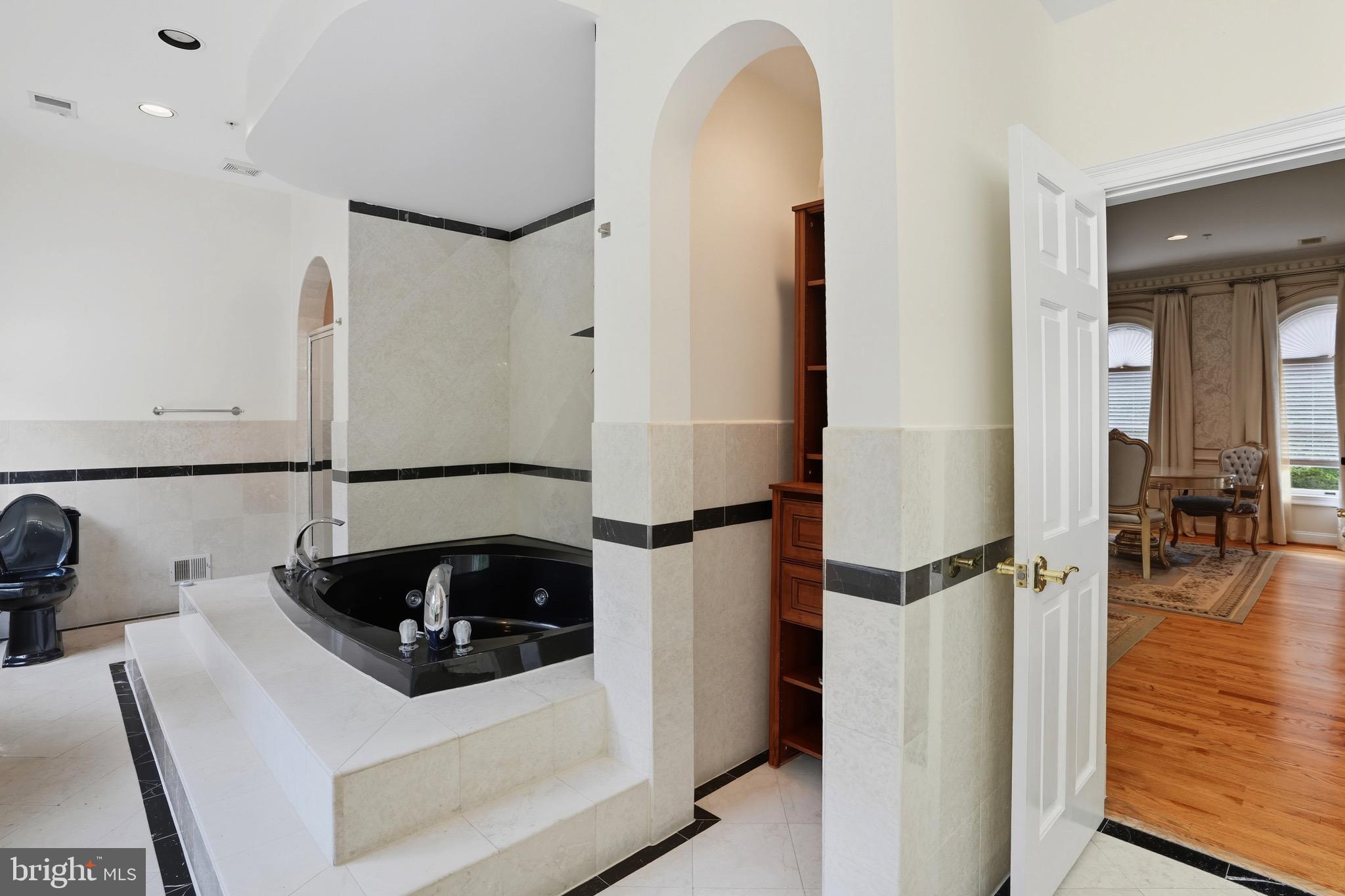 STONELEDGE - Residential