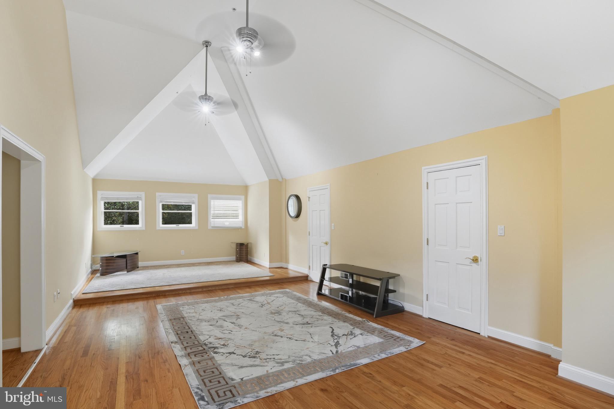 STONELEDGE - Residential