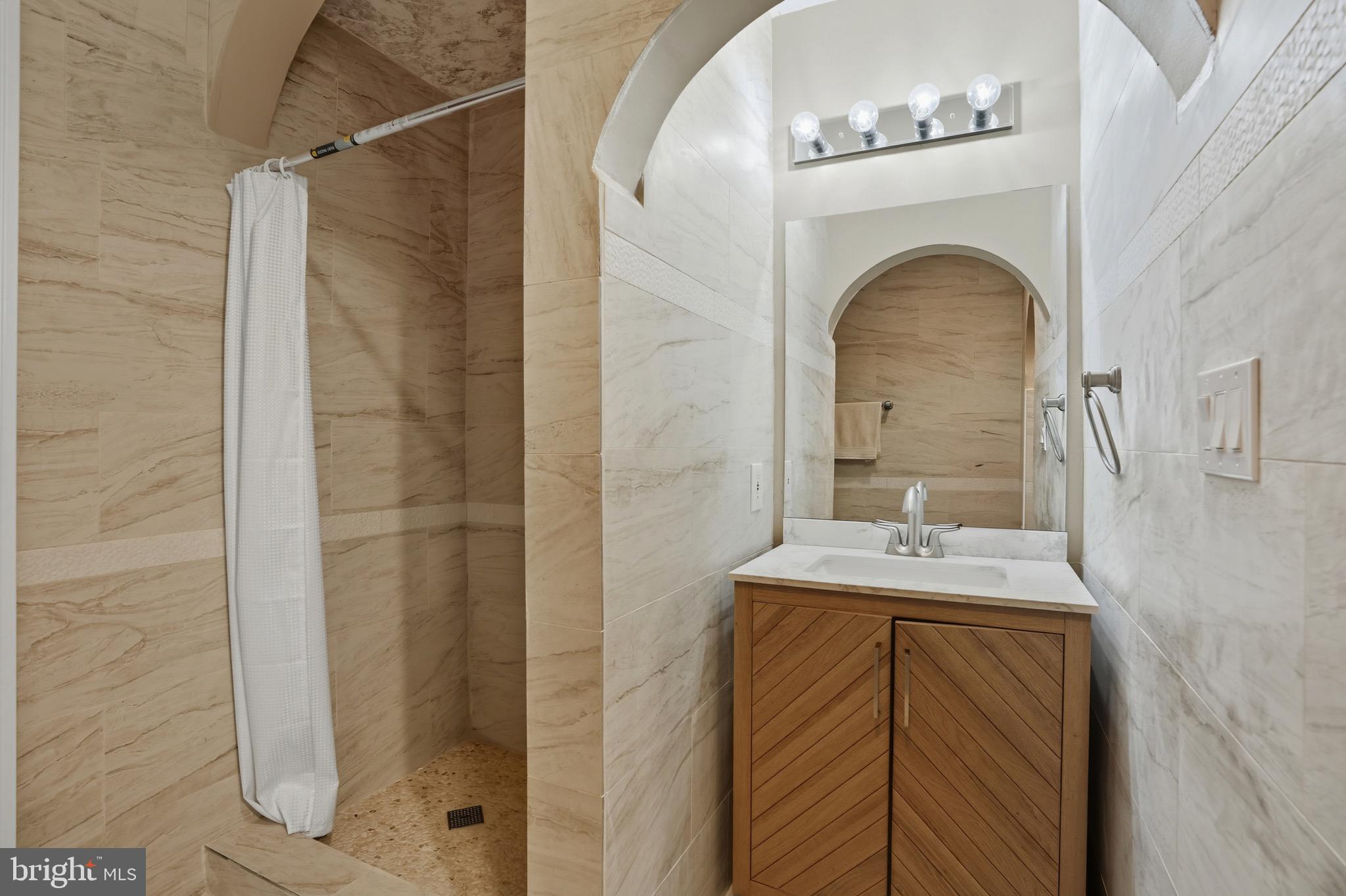 STONELEDGE - Residential