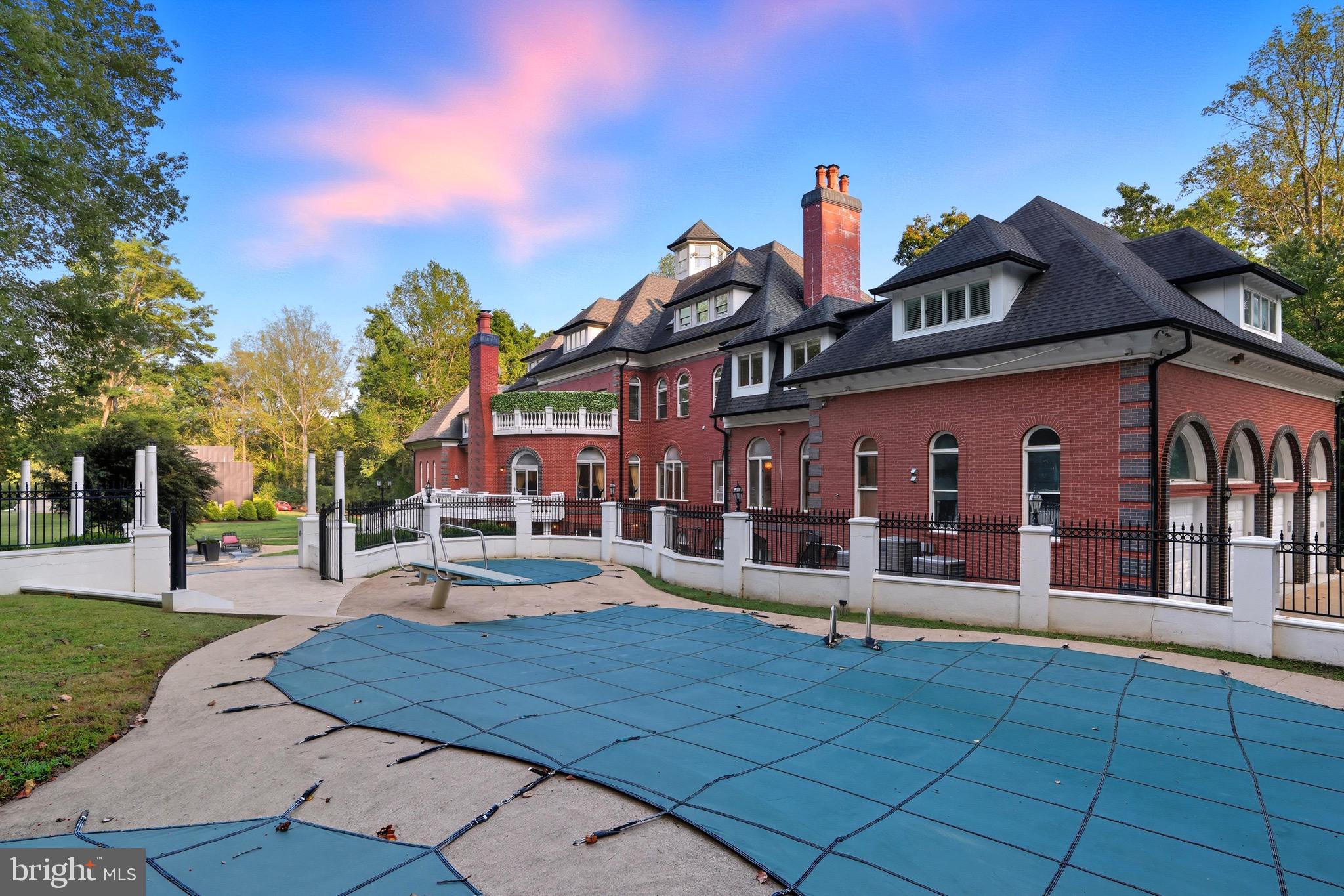 STONELEDGE - Residential