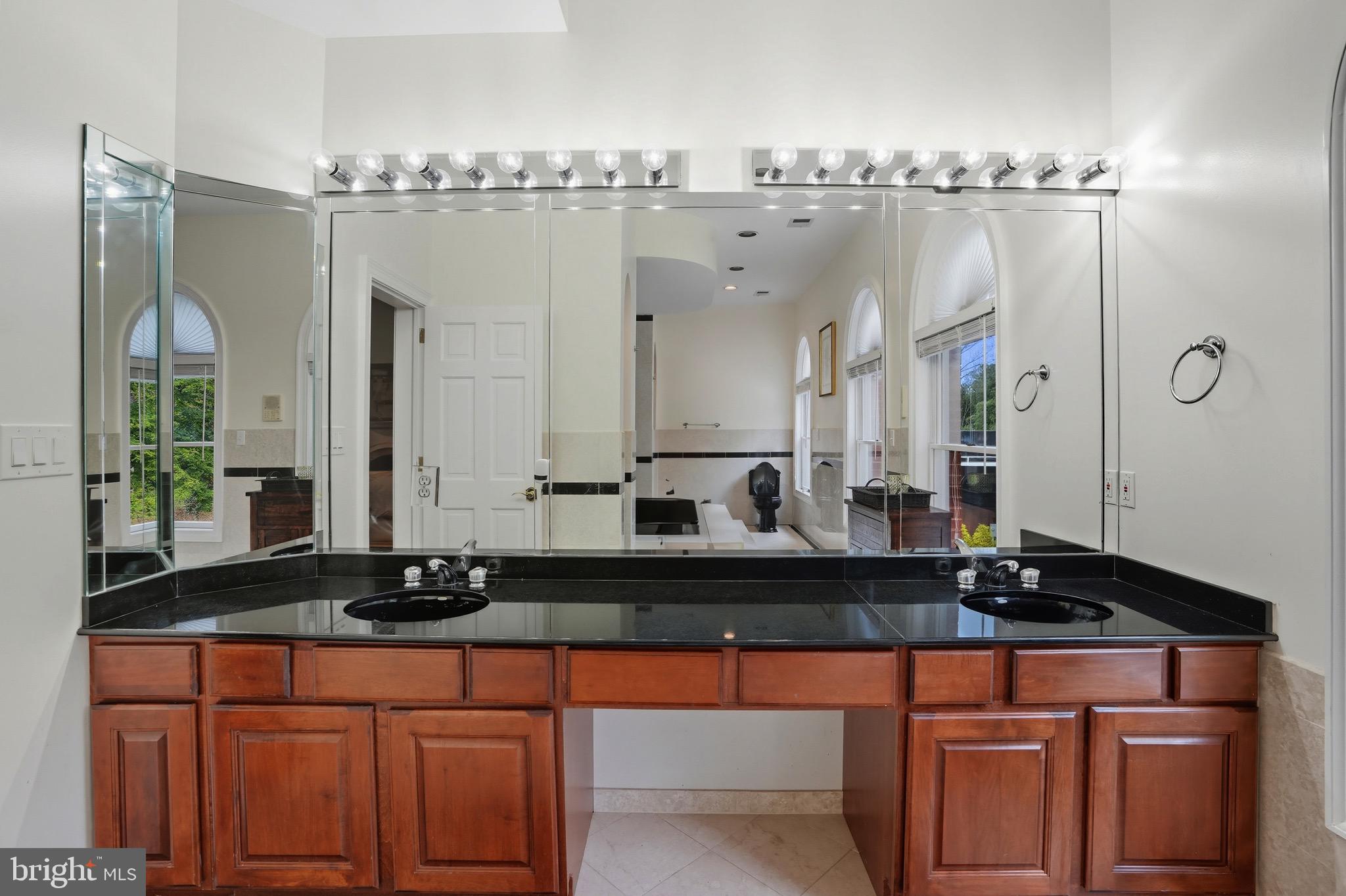 STONELEDGE - Residential