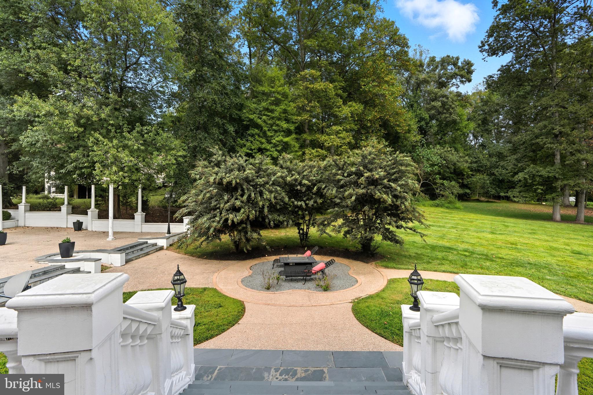 STONELEDGE - Residential