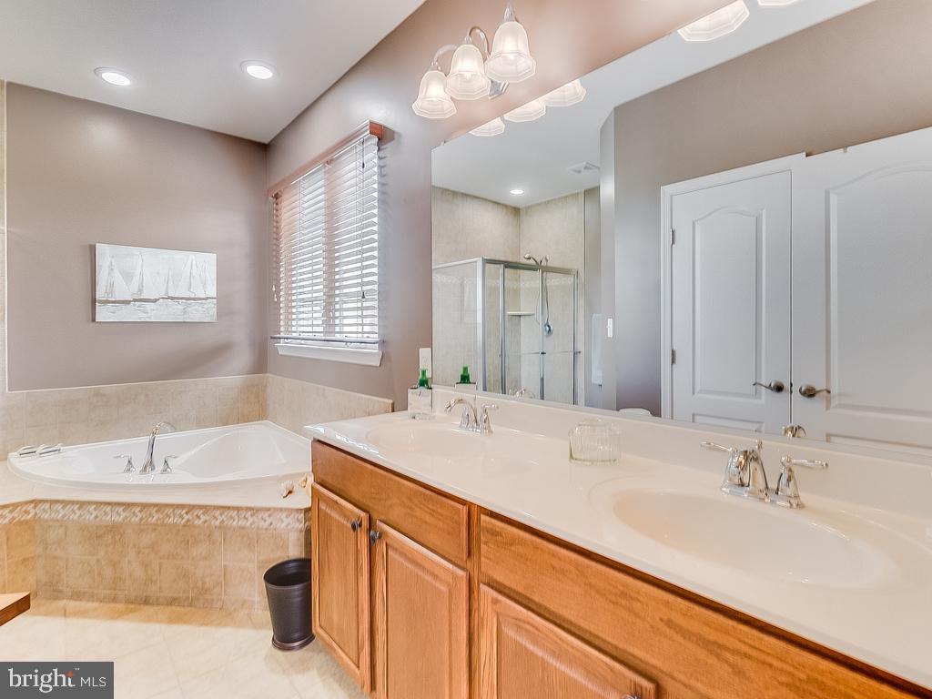 STAFFORD LAKES VILLAGE - Residential