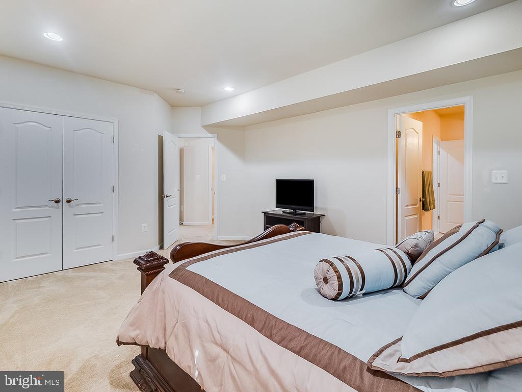 STAFFORD LAKES VILLAGE - Residential