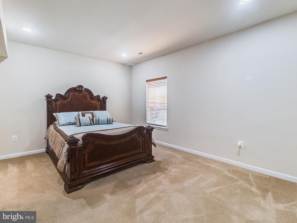 STAFFORD LAKES VILLAGE - Residential