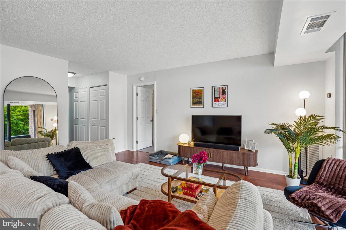 RENAISSANCE AT TYSONS - Residential