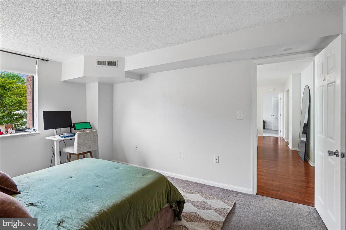 RENAISSANCE AT TYSONS - Residential