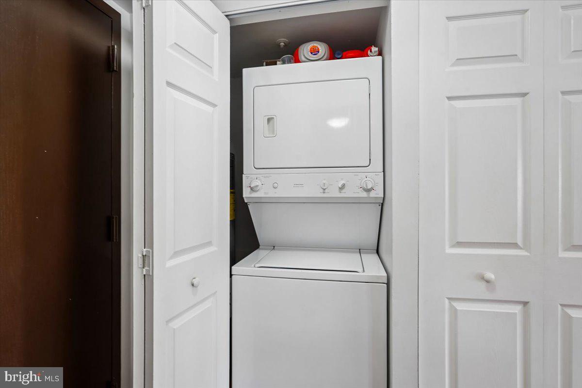 RENAISSANCE AT TYSONS - Residential