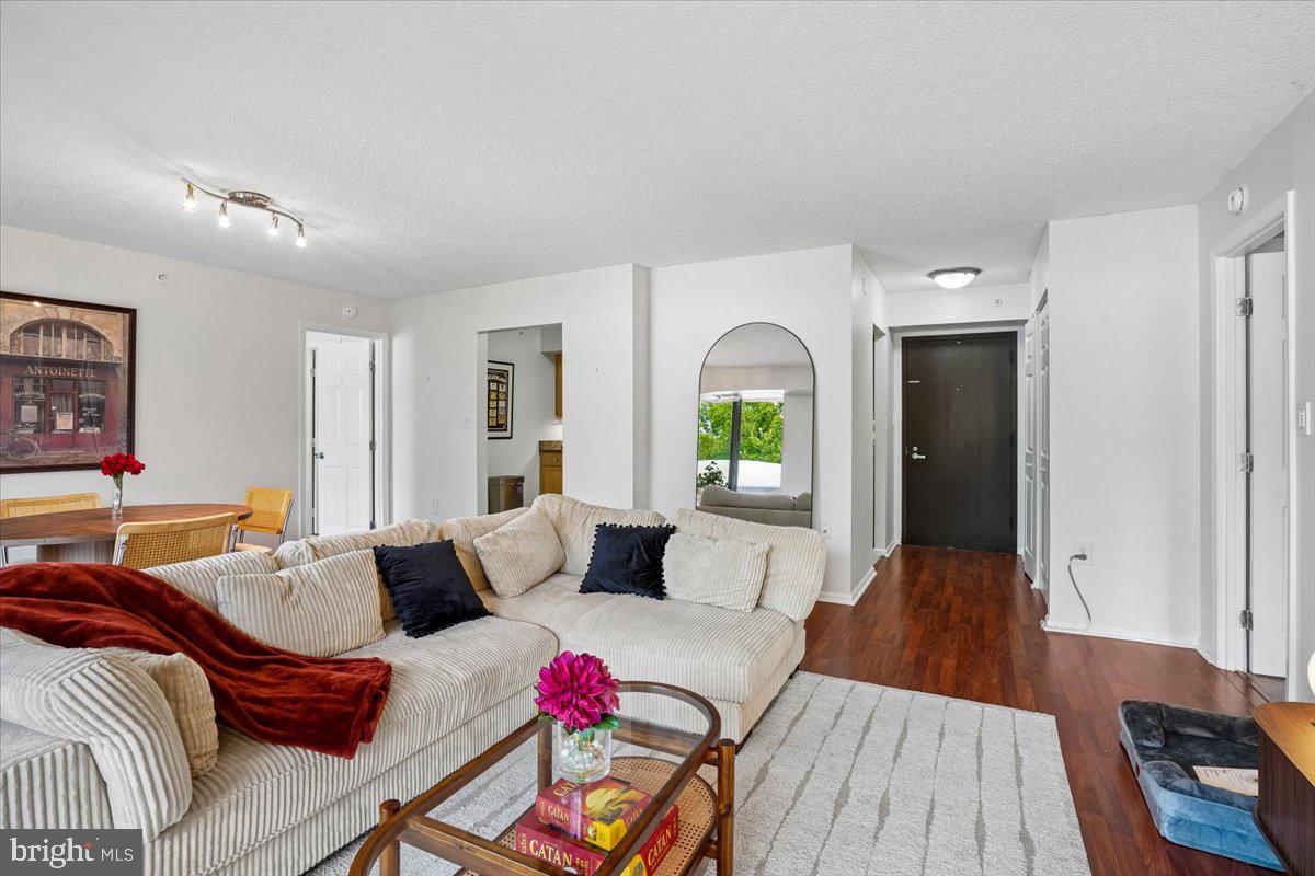 RENAISSANCE AT TYSONS - Residential