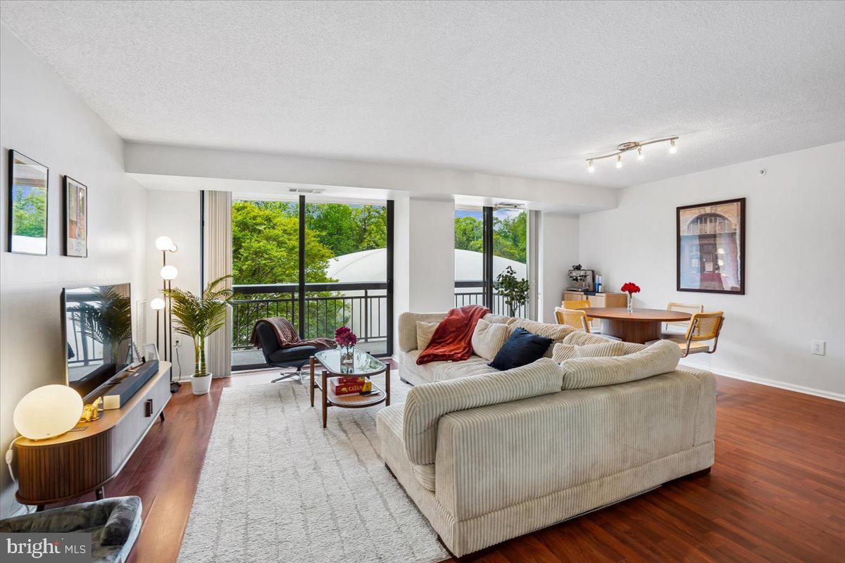 RENAISSANCE AT TYSONS - Residential