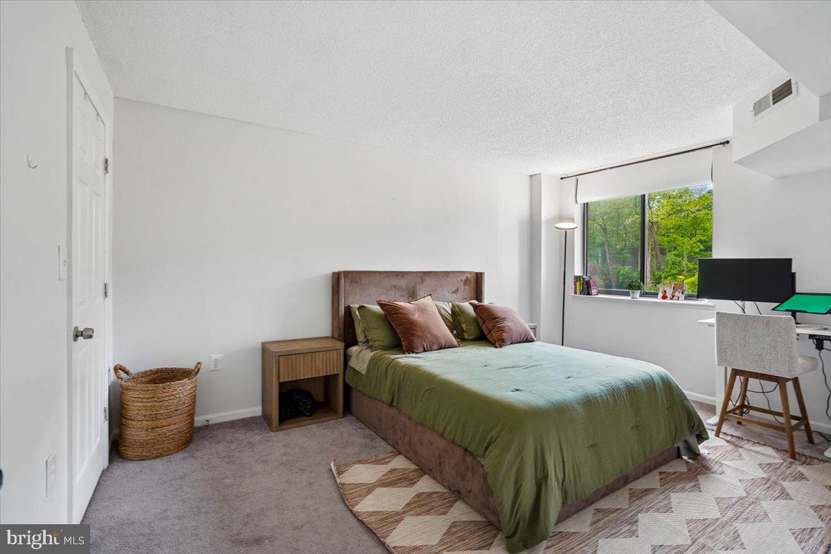 RENAISSANCE AT TYSONS - Residential