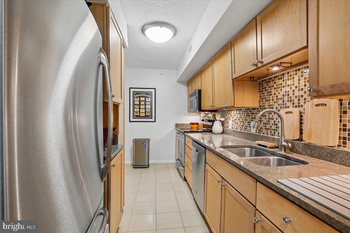RENAISSANCE AT TYSONS - Residential