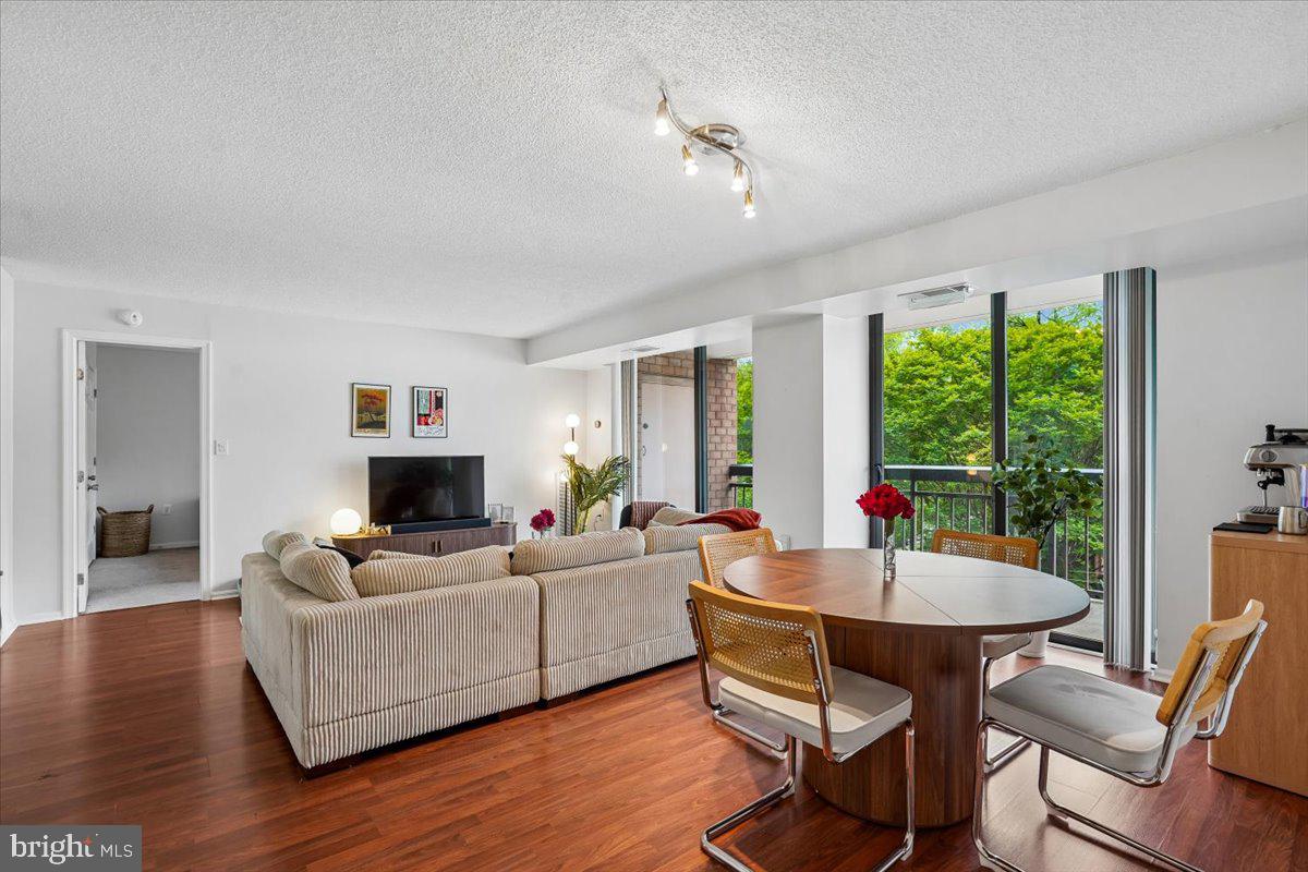 RENAISSANCE AT TYSONS - Residential