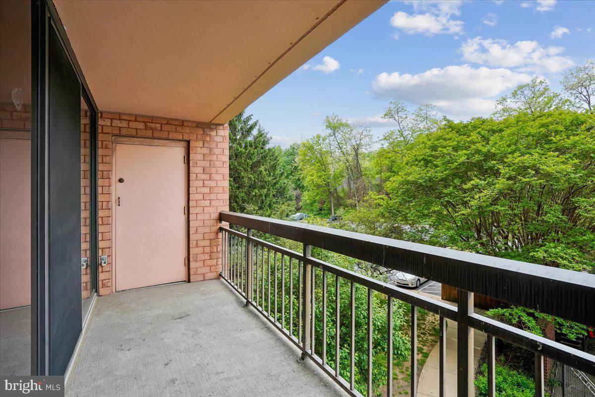 RENAISSANCE AT TYSONS - Residential