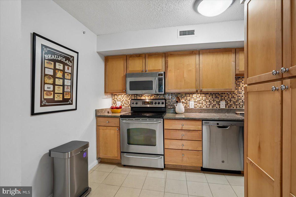 RENAISSANCE AT TYSONS - Residential
