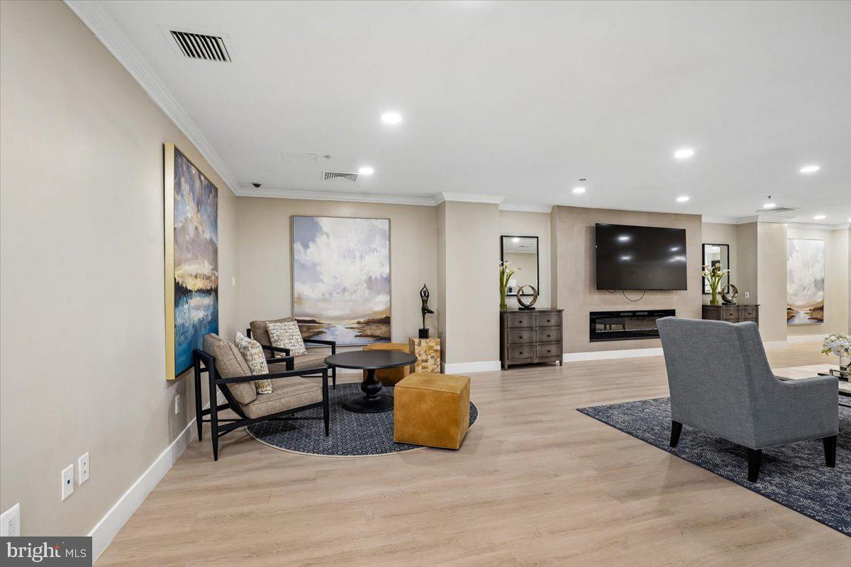 RENAISSANCE AT TYSONS - Residential
