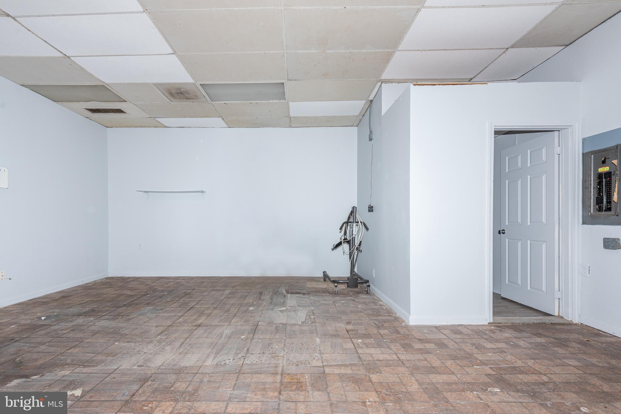 ROSEDALE - Commercial Lease