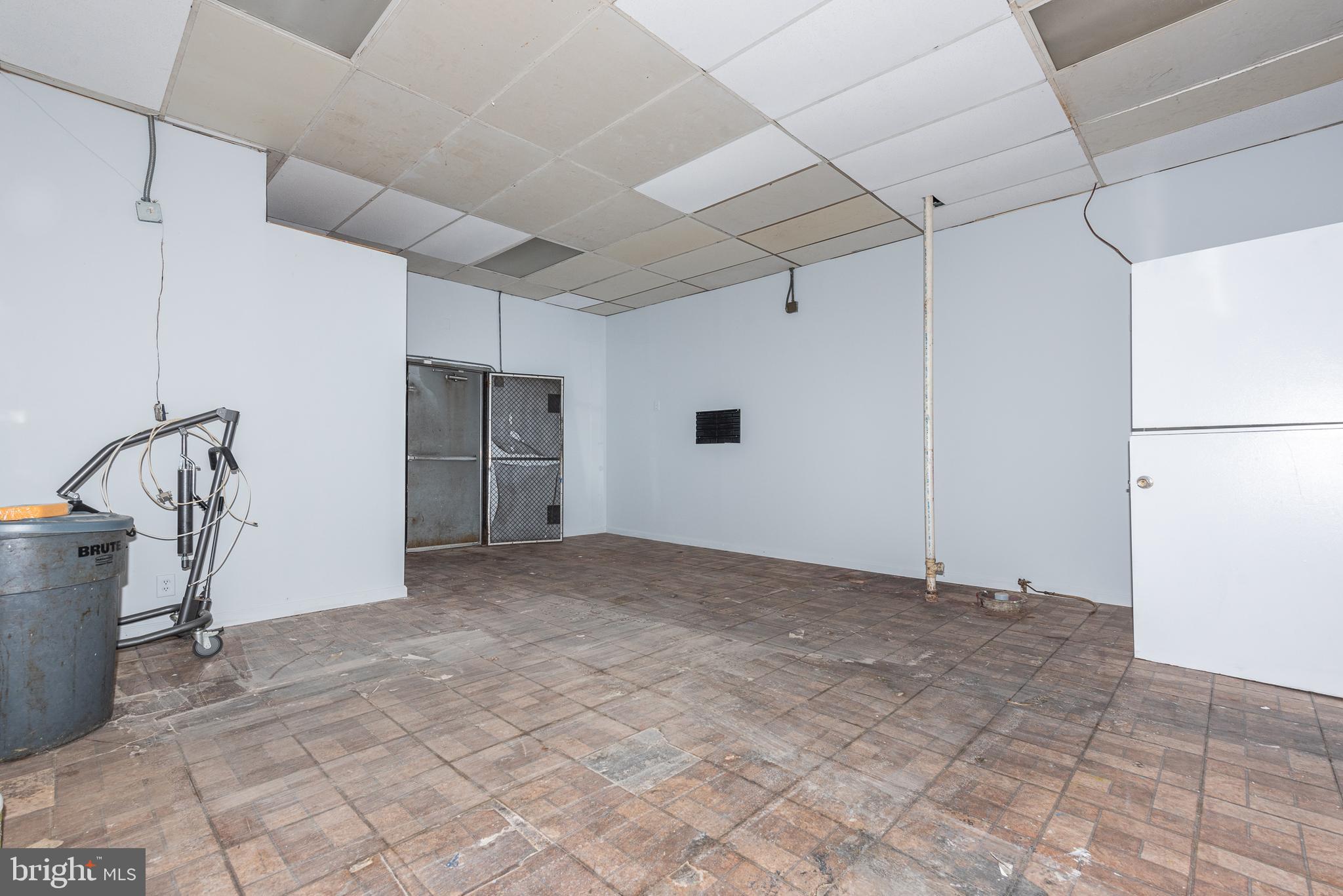 ROSEDALE - Commercial Lease