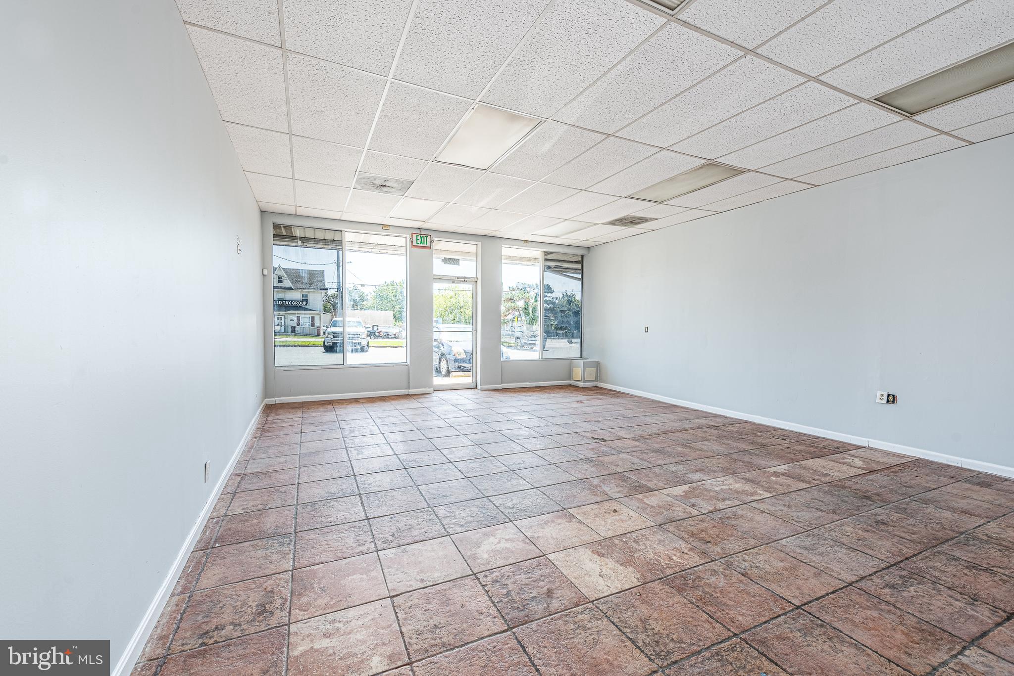 ROSEDALE - Commercial Lease
