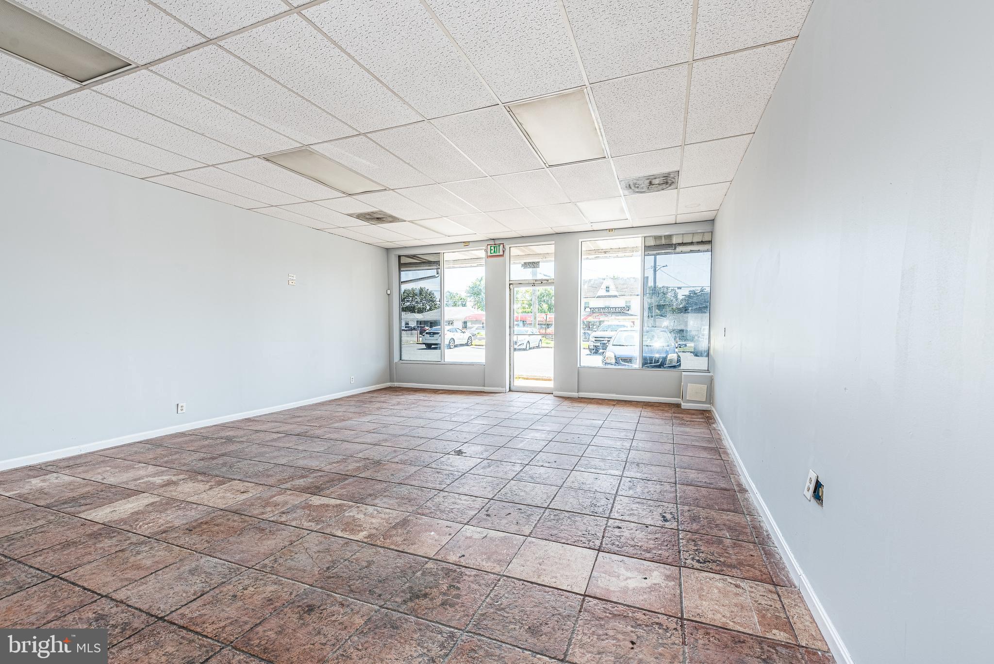 ROSEDALE - Commercial Lease