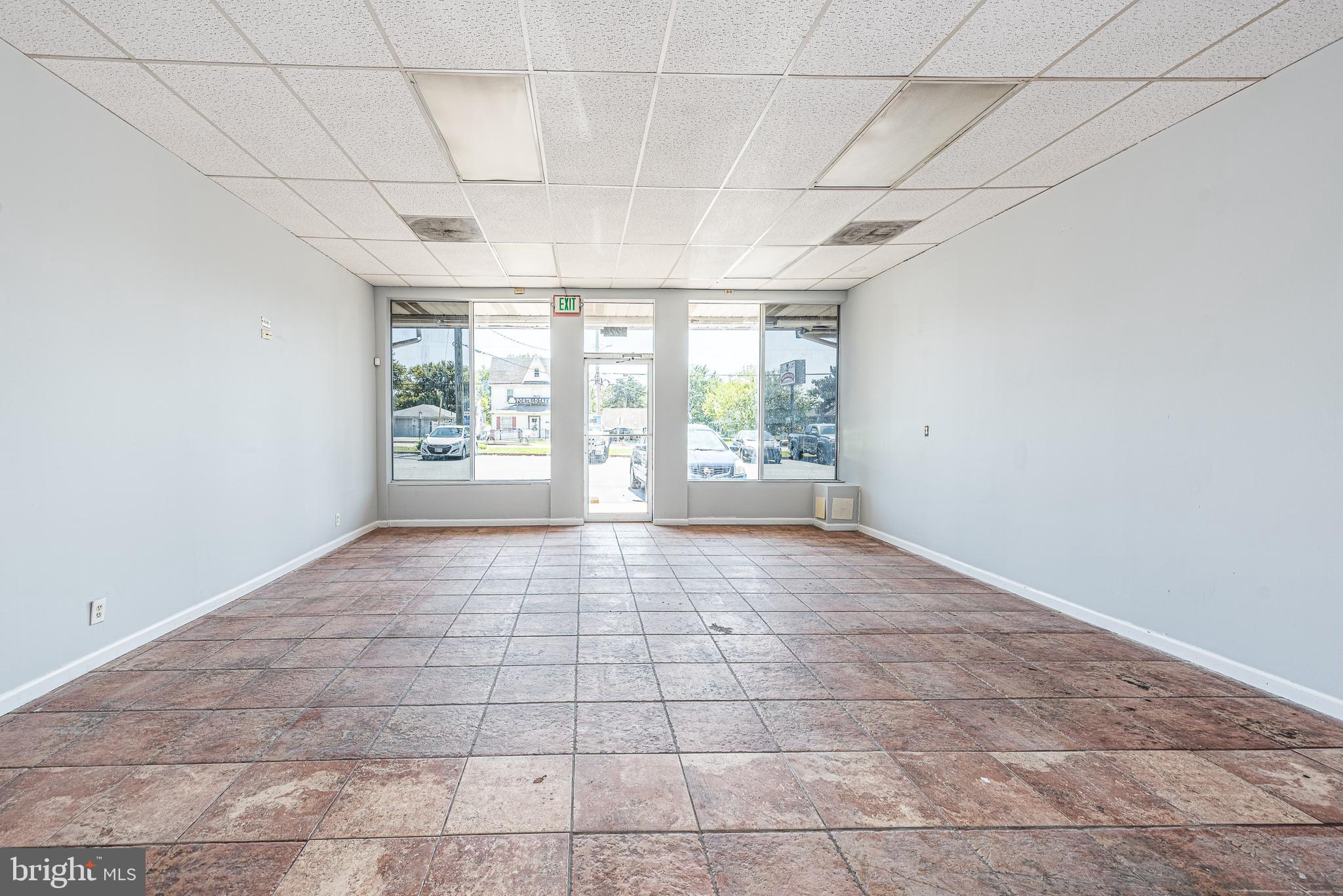 ROSEDALE - Commercial Lease